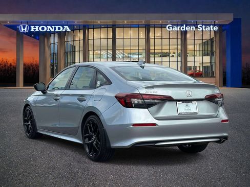 Used 2025 Honda Civic Sport image 4