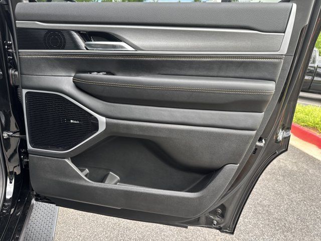New 2026 Jeep Grand Wagoneer 4WD image 18