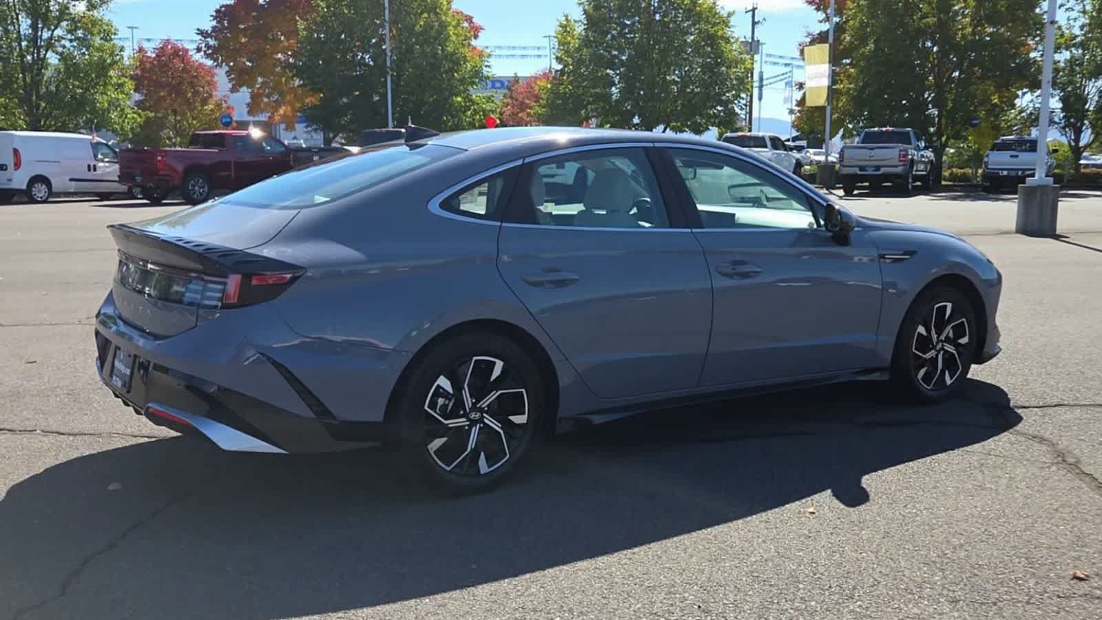 Used 2025 Hyundai Sonata SEL FWD image 8