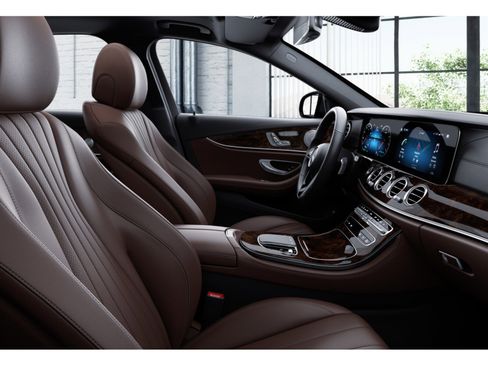 Used 2023 Mercedes-Benz E 350 E 350 image 4