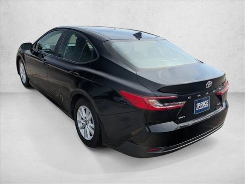 Used 2025 Toyota Camry LE FWD image 7