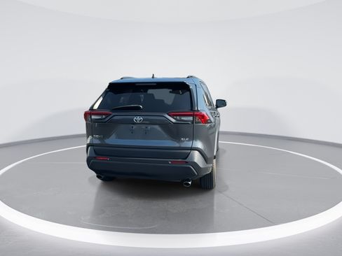 Used 2020 Toyota RAV4 XLE FWD image 8
