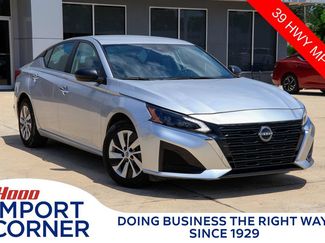 Used 2024 Nissan Altima 2.5 S FWD video 1