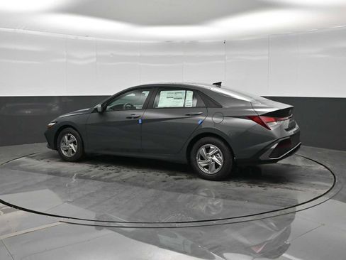 New 2026 Hyundai Elantra SE FWD image 5