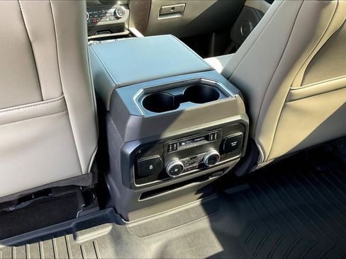 Used 2020 Ford Expedition Limited AWD/4WD image 10