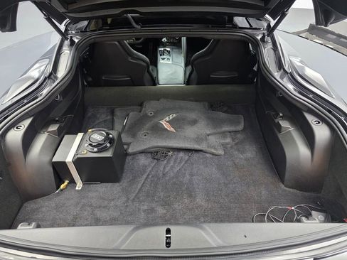 Used 2015 Chevrolet Corvette Z06 w/ 3LZ Preferred Equipment Group RWD image 12