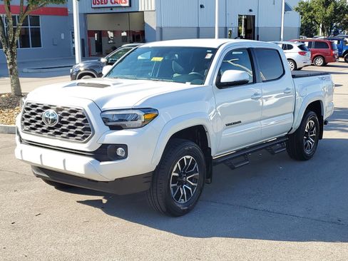 Certified 2023 Toyota Tacoma TRD Sport AWD/4WD image 2
