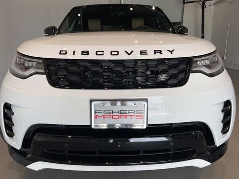 Used 2024 Land Rover Discovery Dynamic SE image 2