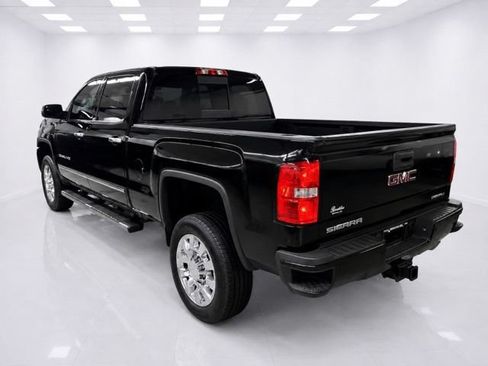 Used 2018 GMC Sierra 2500 Denali AWD/4WD image 7