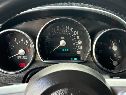 Used 2004 Chevrolet SSR w/ Preferred Equipment Group image 17