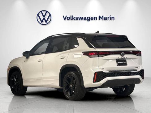 New 2026 Volkswagen Tiguan SE R-Line AWD/4WD image 3