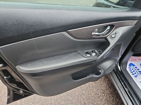 Used 2015 Nissan Rogue SV AWD/4WD image 10