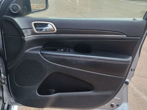 Used 2014 Jeep Grand Cherokee Limited image 18