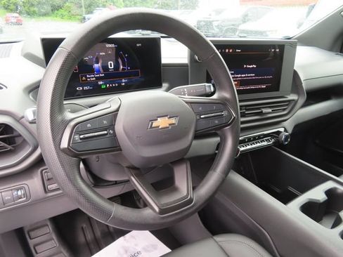 Used 2024 Chevrolet Silverado EV W/T AWD/4WD image 16