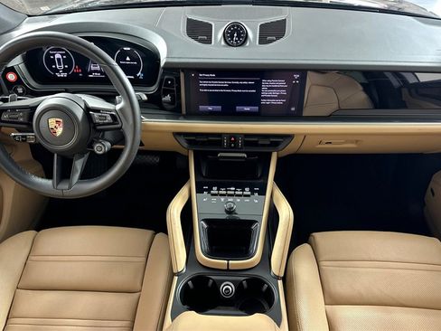 Used 2024 Porsche Cayenne Base image 15