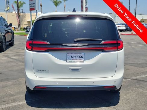 Used 2023 Chrysler Pacifica Touring-L FWD image 33