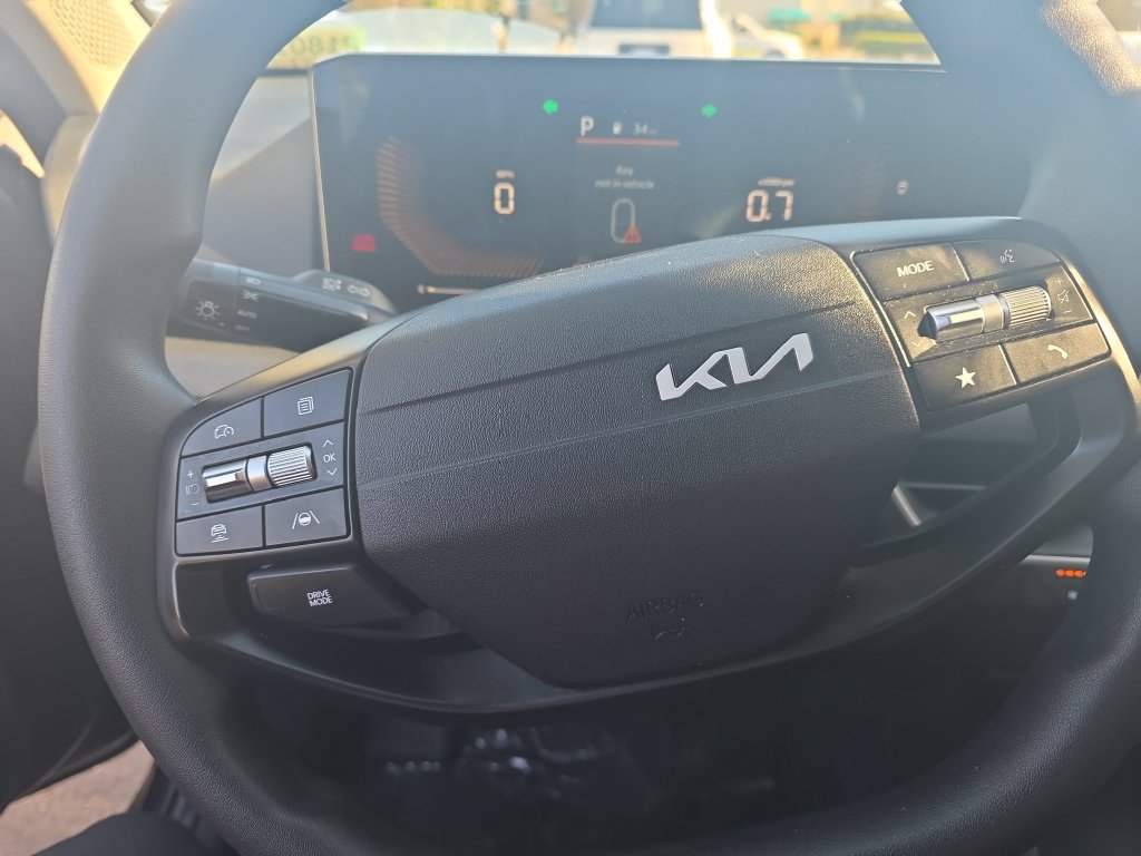 Used 2025 Kia K4 FWD image 11