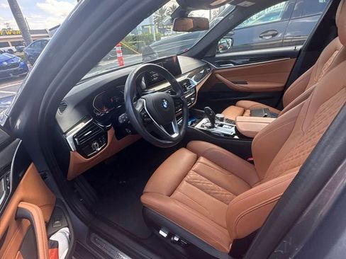 Used 2023 BMW 530i w/ Premium Package RWD image 4
