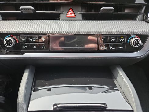 Used 2025 Kia Sportage LX image 27