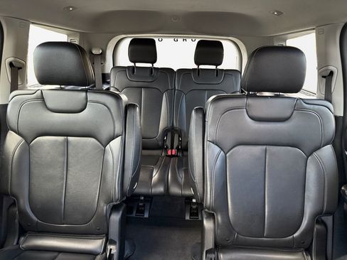 Certified 2022 Jeep Grand Cherokee L Limited w/ Black Appearance Package image 23