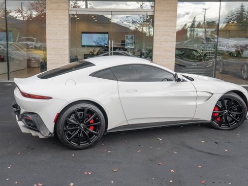 Used 2020 Aston Martin V8 Vantage Coupe image 42