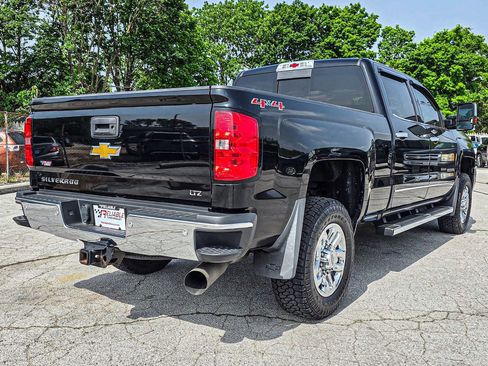 Used 2017 Chevrolet Silverado 3500 LTZ w/ Duramax Plus Package AWD/4WD image 6
