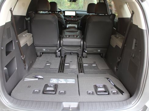 New 2026 Kia Carnival EX image 13