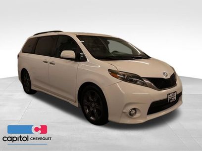 Used 2016 Toyota Sienna SE