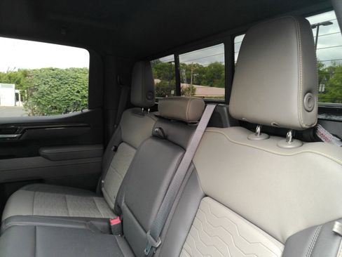 Certified 2022 Chevrolet Silverado 1500 ZR2 w/ Technology Package AWD/4WD image 14