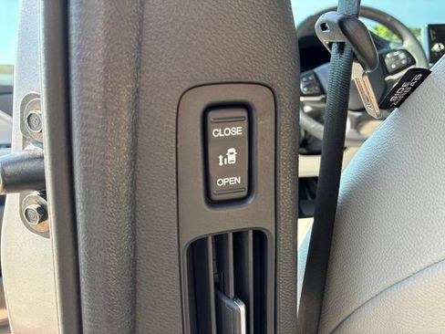 Certified 2026 Honda Odyssey EX-L image 31
