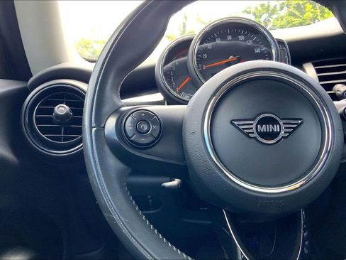 Used 2020 MINI Cooper 2-Door Hardtop FWD image 18