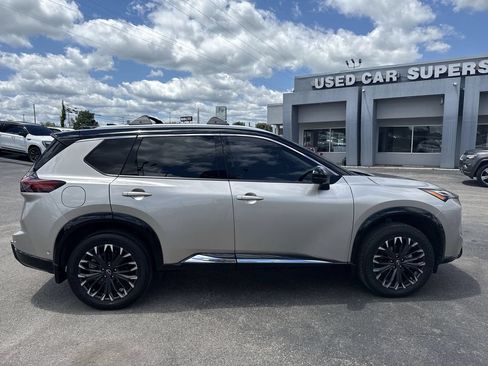 Used 2025 Nissan Rogue Platinum AWD/4WD image 14