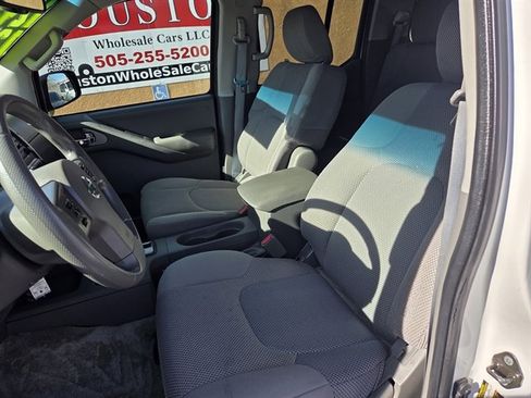 Used 2012 Nissan Frontier SV w/ SV Premium Utility Pkg image 8