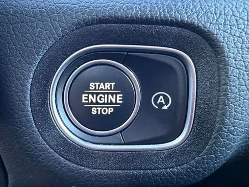 Used 2023 Mercedes-Benz GLS 450 4MATIC image 25