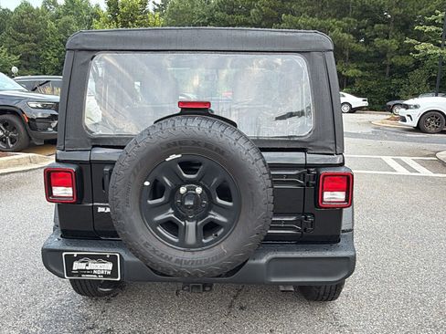 Used 2025 Jeep Wrangler Sport AWD/4WD image 9