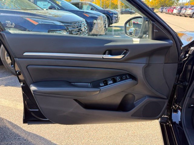 Certified 2023 Nissan Altima 2.5 SV FWD image 16