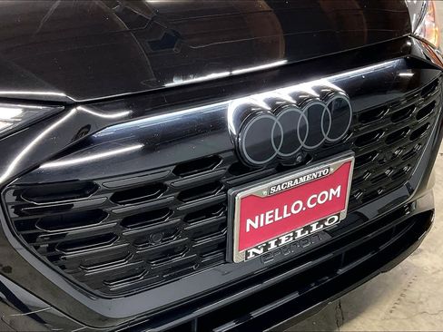 Used 2024 Audi Q8 e-tron Prestige w/ Prestige Package image 31