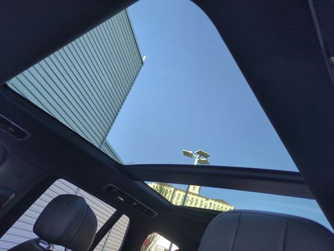 Used 2023 Land Rover Range Rover SE image 23