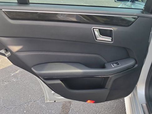 Used 2016 Mercedes-Benz E 350 Sedan image 8