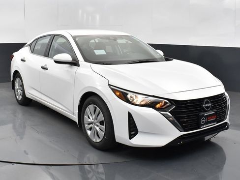 Used 2025 Nissan Sentra S image 1