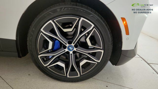Used 2024 BMW iX xDrive50 w/ Premium Package AWD/4WD image 75