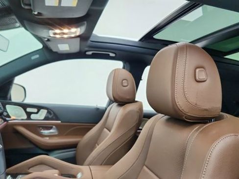 Used 2025 Mercedes-Benz GLE 450e 4MATIC image 33