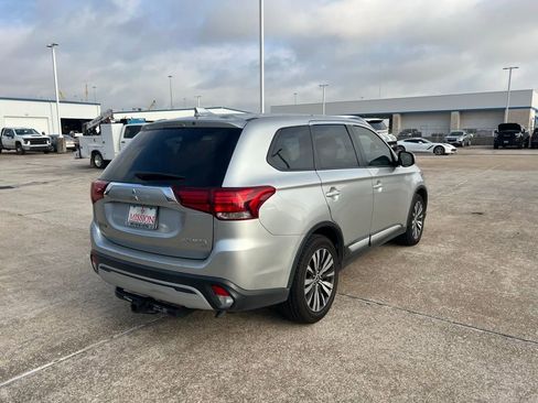 Used 2019 Mitsubishi Outlander SE FWD image 5