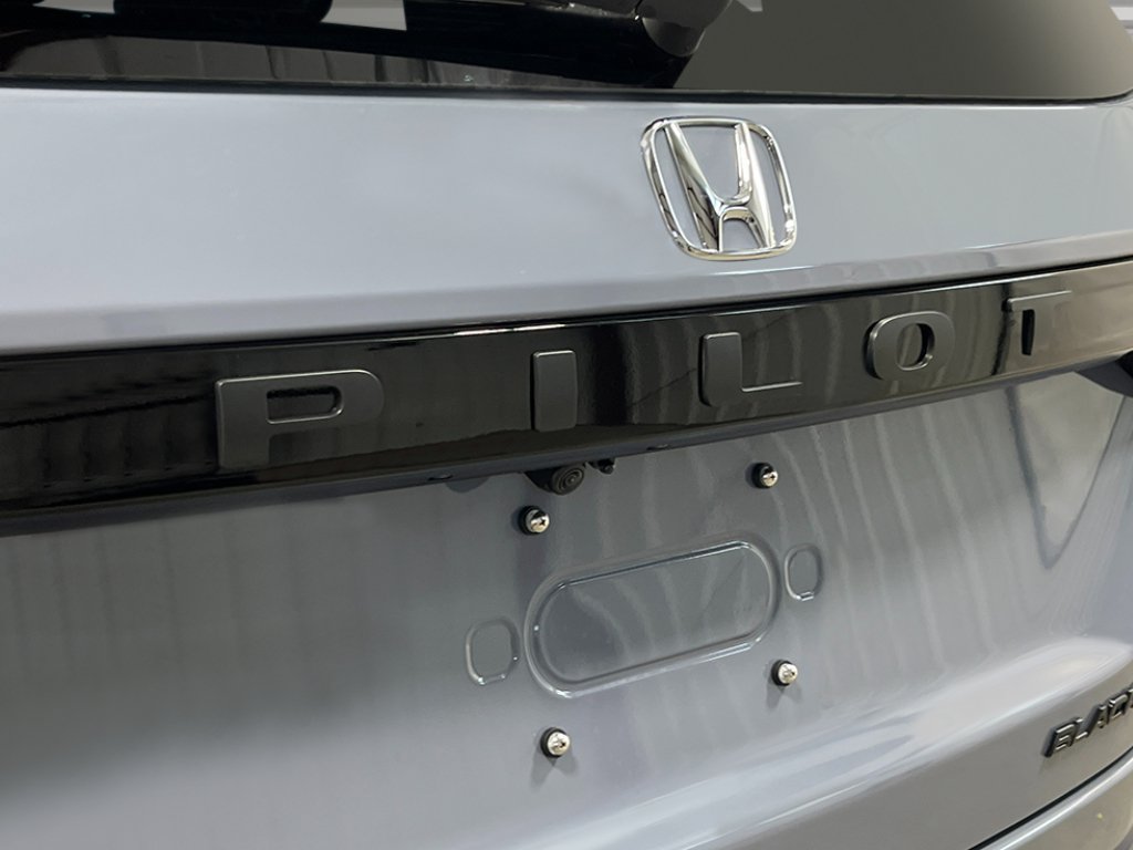New 2026 Honda Pilot Black Edition image 8