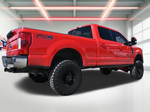 Used 2017 Ford F250 Lariat w/ Lariat Ultimate Package AWD/4WD image 3