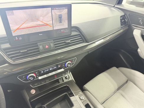 Used 2022 Audi SQ5 Premium Plus w/ Premium Plus Package image 18
