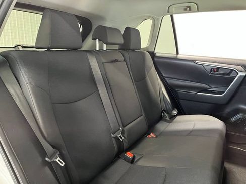 Used 2022 Toyota RAV4 LE AWD/4WD image 13