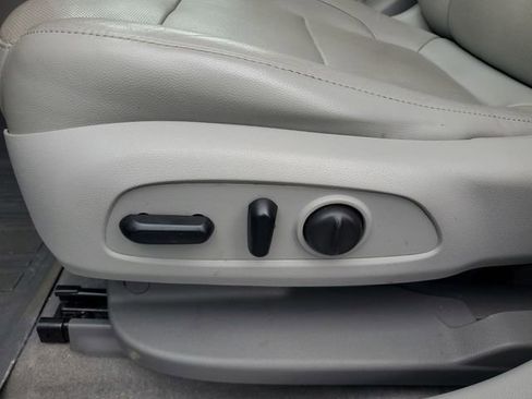 Used 2019 GMC Acadia SLT w/ LPO, Floor Liner Package image 40