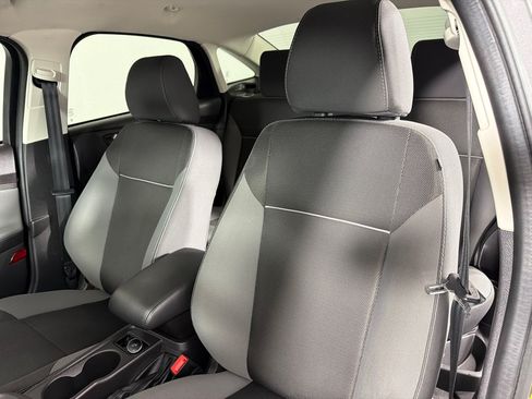 Used 2014 Ford Focus SE FWD image 12