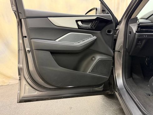 Certified 2025 Acura MDX SH-AWD image 12